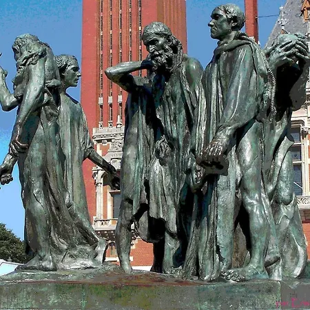 Beautiful House In شقة *